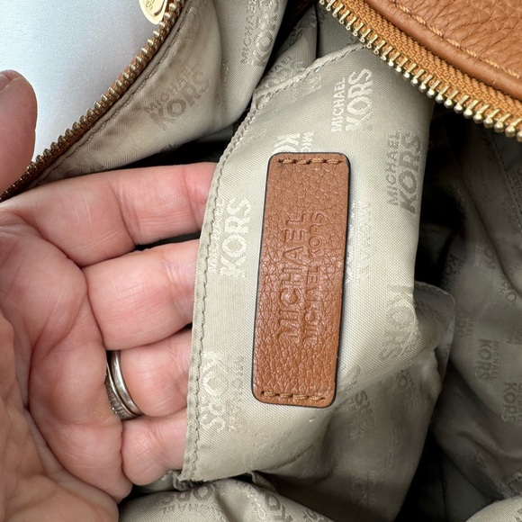 GUC Michael Kors Brown Leather Fulton Hobo Bag with Gold Hardware - Picture 9 of 12